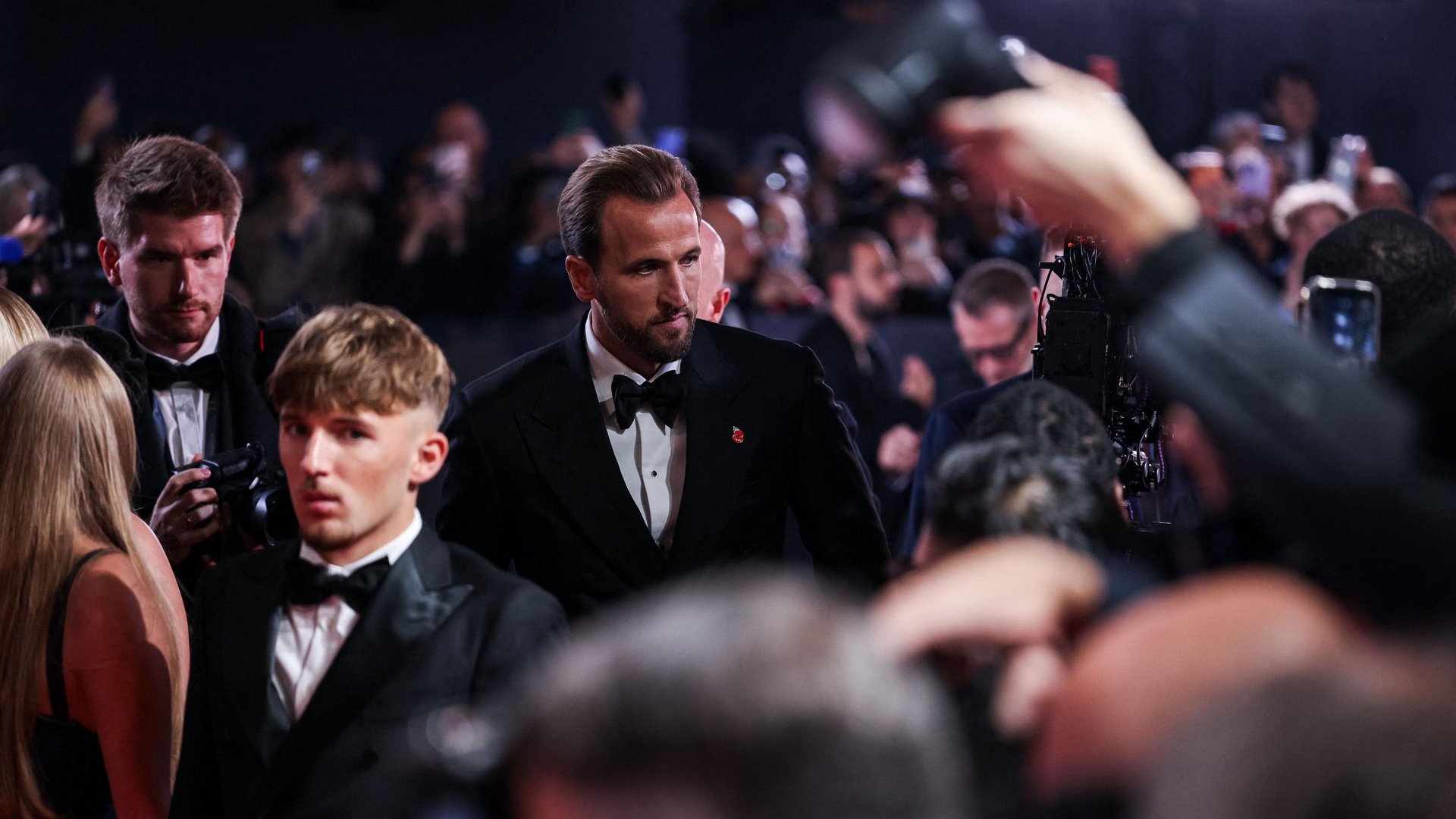 Ballon d'Or crowd in London, with Harry Kane towards at the back