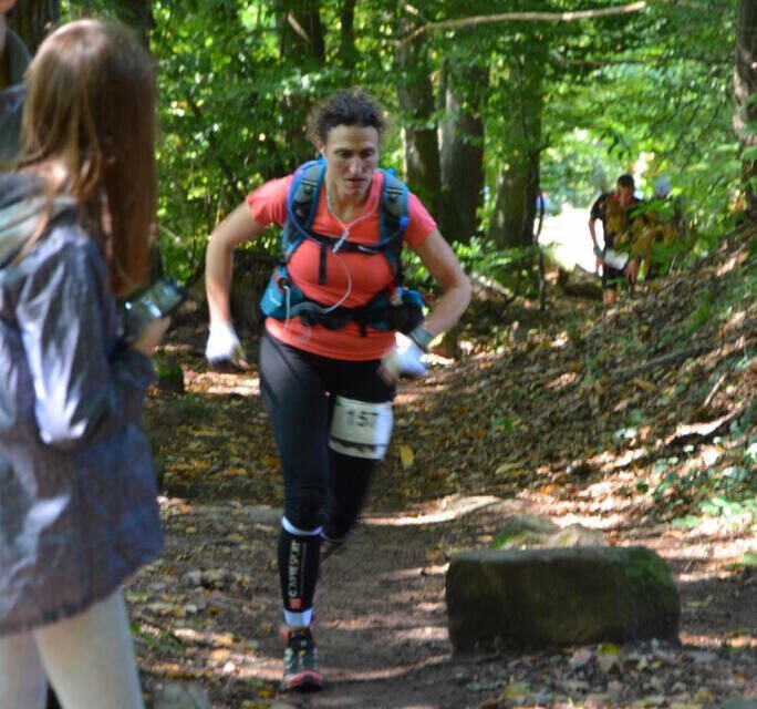 Ultra-trail. Annick Saives enchaîne les longues distances avec succès Annick Saives, ici lors d'un ultra-trail, enchaîne les courses en pleine nature de plus de 75 kilomètres. Et souvent avec succès. - IMG_4832