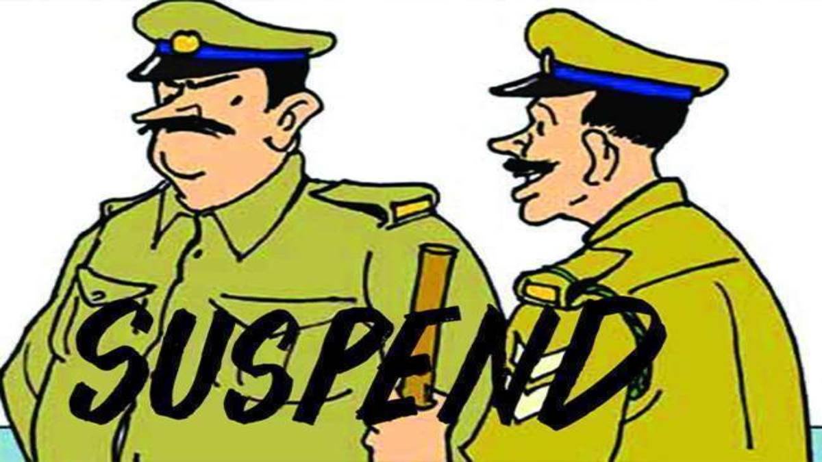 गोरखपुर एसएसपी की बड़ी कार्रवाई, दारोगा समेत 10 पुलिसकर्मी निलंबित