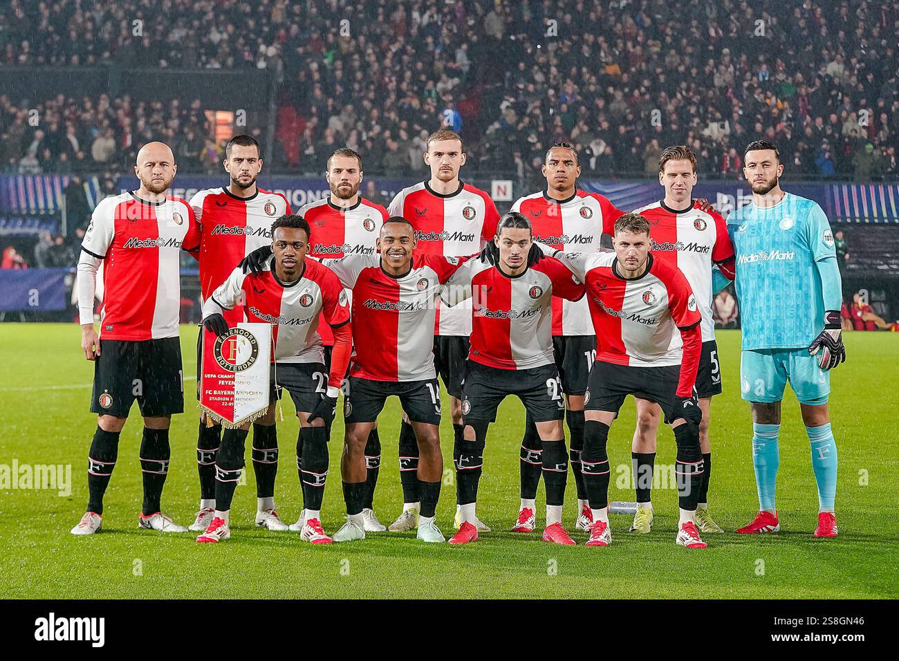 Rotterdam stadium feijenoord de kuip season uefa champions league match between feyenoord bayern munchen feyenoord players