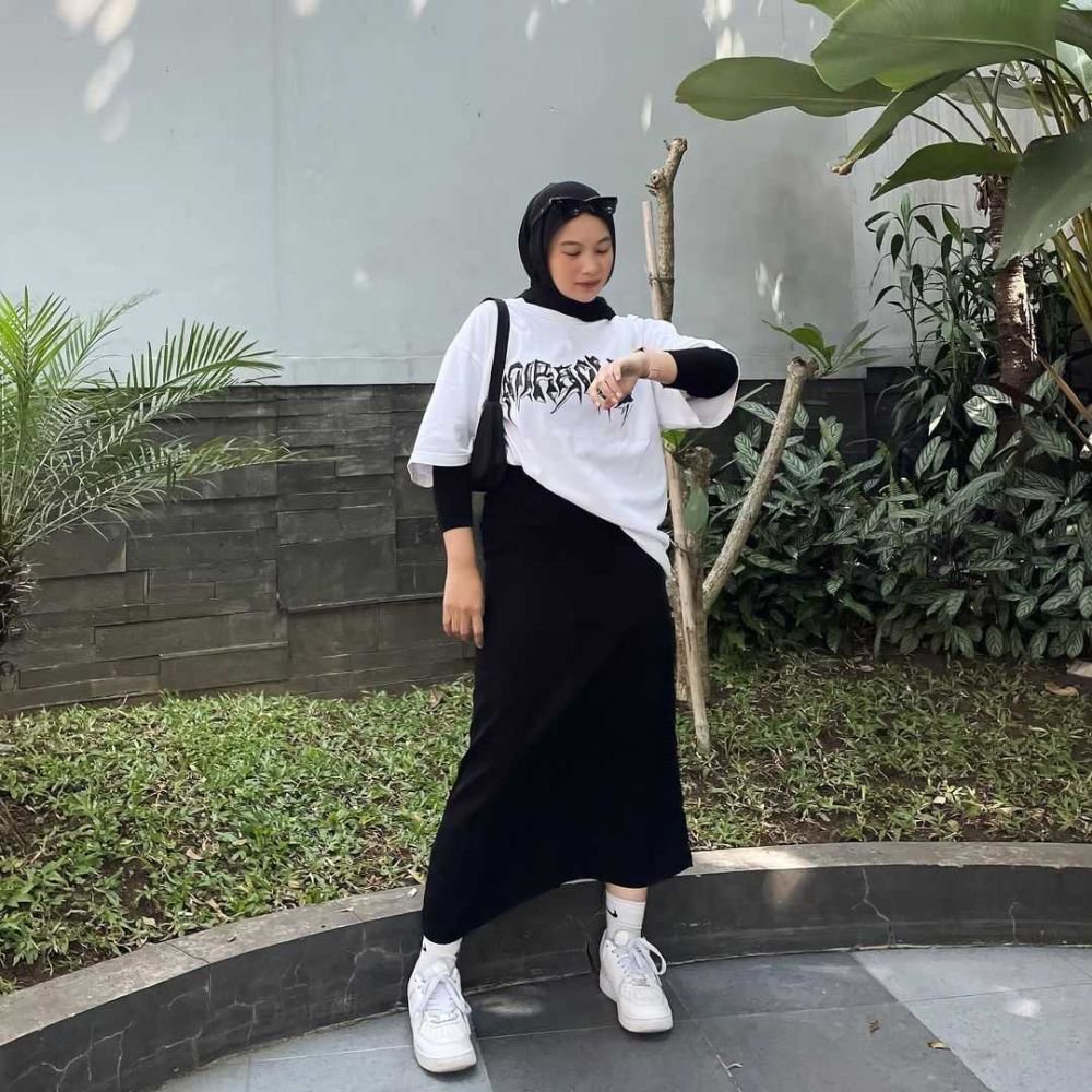 9 Inspirasi OOTD Cewek Tomboi ala Hijabers, Boyish Style!