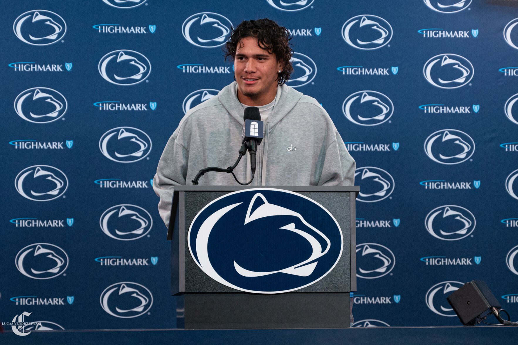 10/27 Football Media, Rojas 3