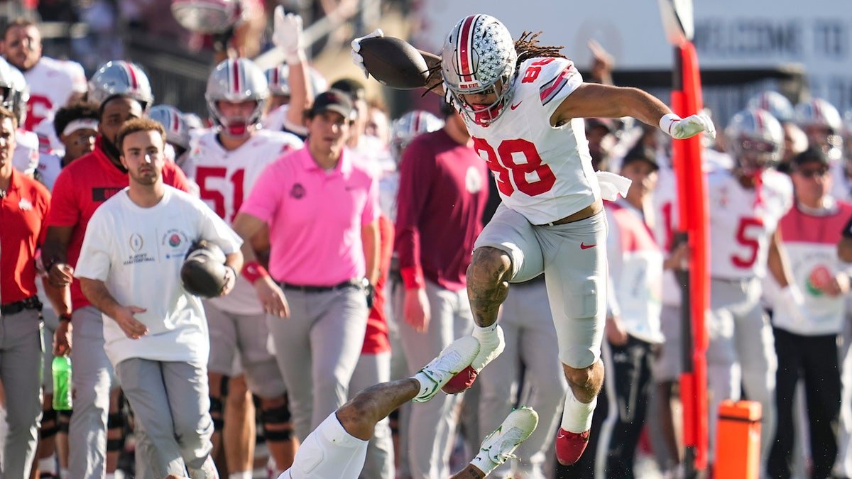Ohio State stomps Oregon in Rose Bowl beatdown to advance to CFP semifinal