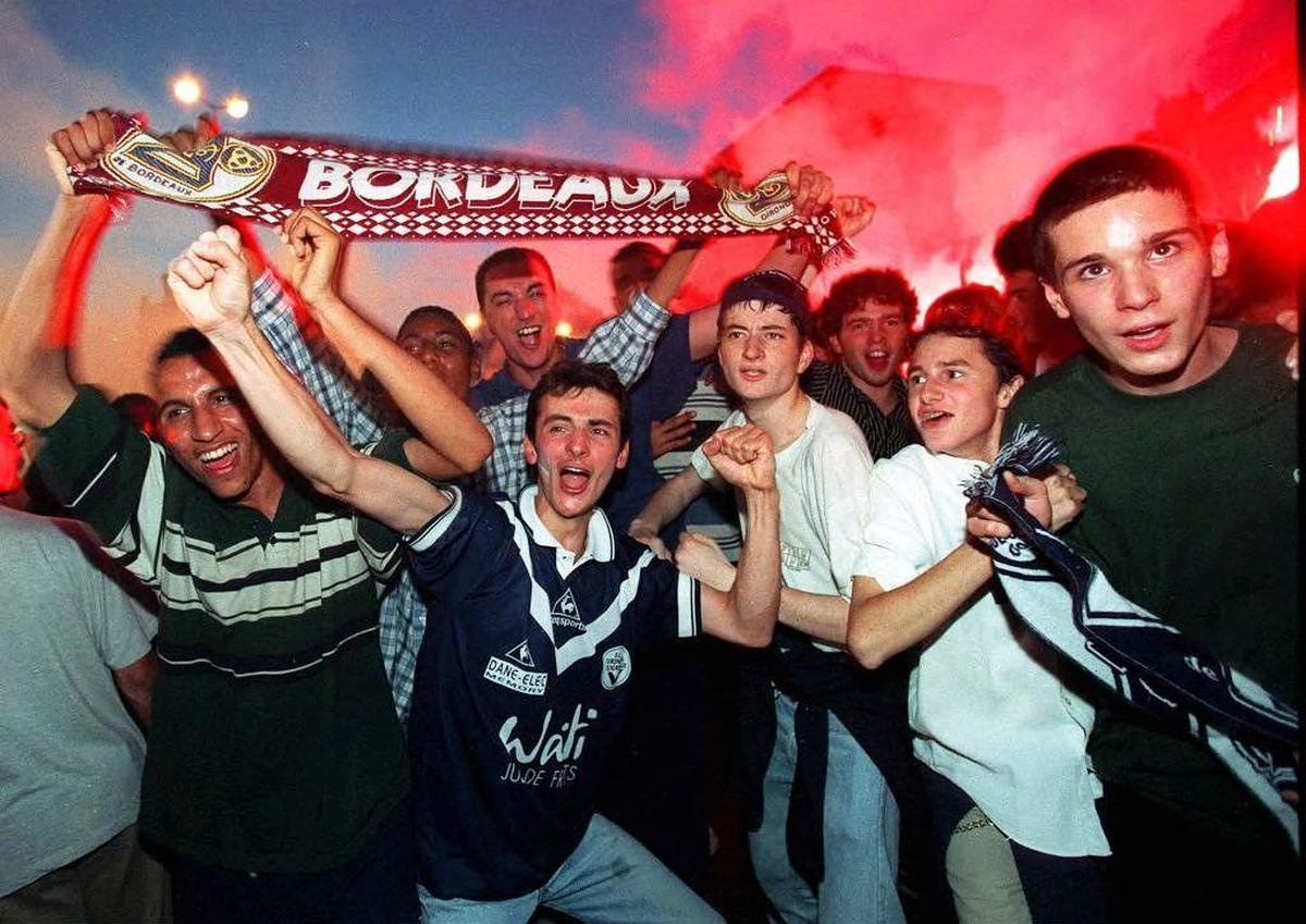 Les supporters des Girondins célèbrent le titre en 1999.