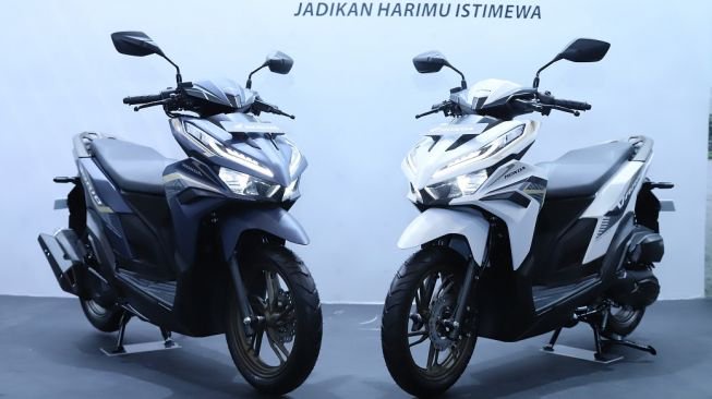 New Honda Vario 125 makin sporty dalam warna penyegaran seperti varian CBS-ISS SP tersedia warna Advance Matte White dan Advance Matte Blue [PT AHM].