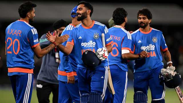 naman-smashed-a-six-to-finish-off-the-chase-hitting-42-off-15