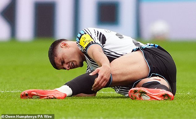 Newcastle's £51m signing Matias Fernandez-Pardo wants to play as a centre forward despite the debate surrounding his best position