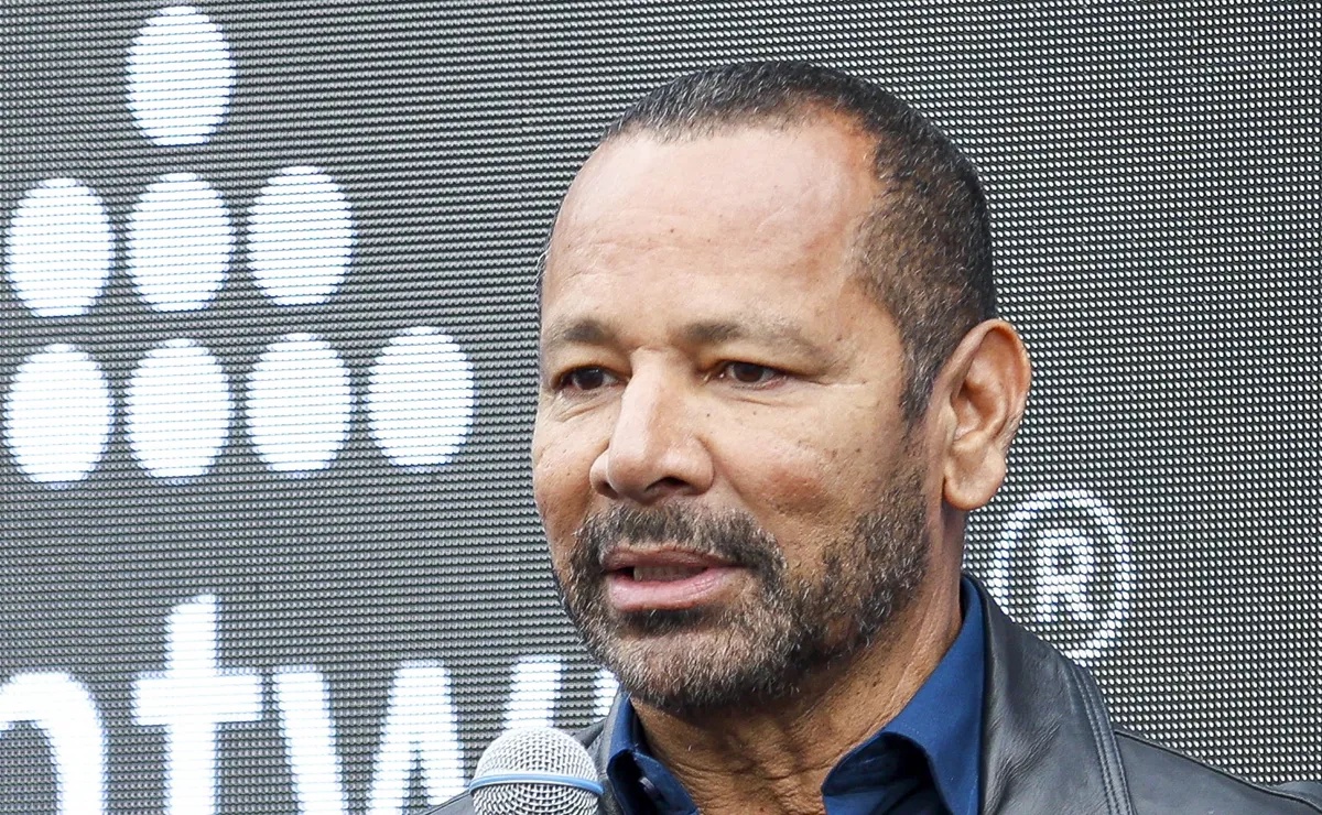 Neymar pai durante inauguração do novo centro de treinamento da base do Peixe.