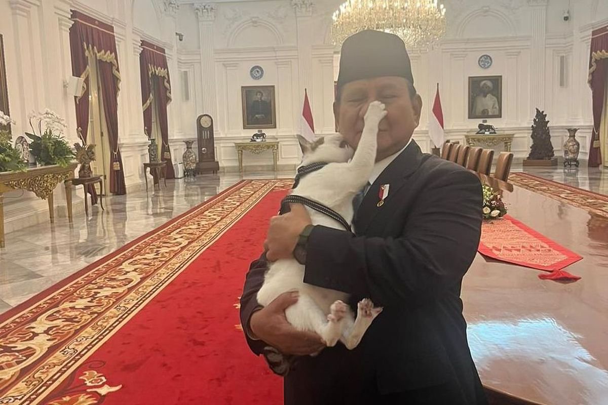 Bobby Kertanegara menggigit dan mencakar wajah Prabowo Subianto.