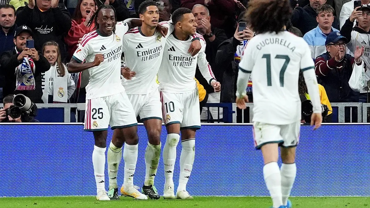 El Clásico: Mourinho's chance for history as Real Madrid fight to keep title hopes alive