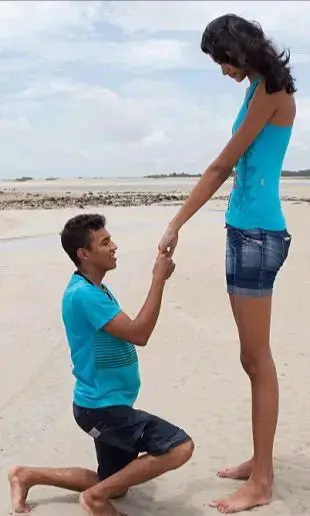 Remember Tallest Girl World, Photos Husband