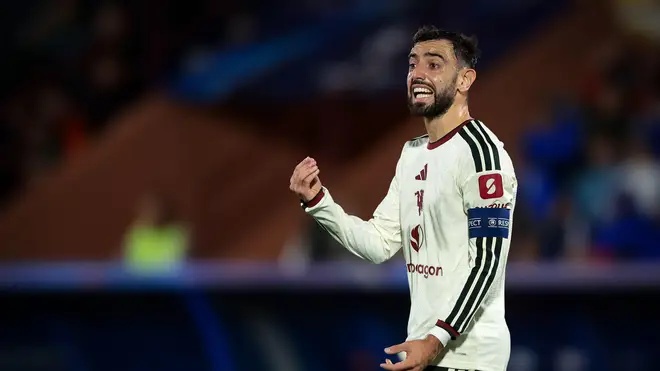 Bruno Fernandes has questioned Man Utd manager Michael Carrick's tactics.
