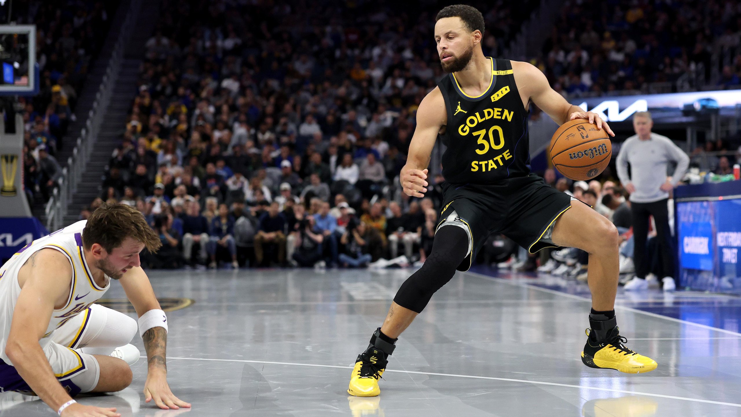 Los Angeles Lakers v Golden State Warriors