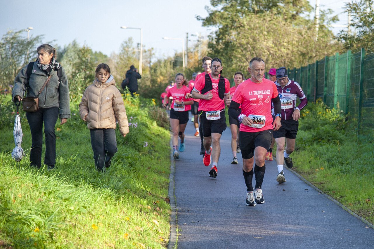 Près de 2 100 participants pour la Tourvillaise Rose.