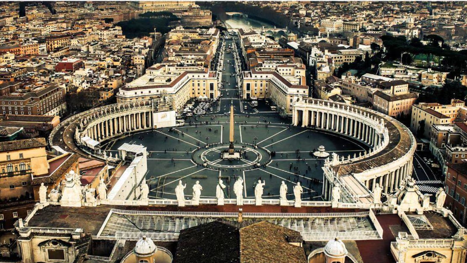  Vatican City is truly one of the world’s wonders. It’s not just the smallest independent country on Earth—it’s smaller than most vegetable markets in India! Covering just 0.44 sq km (about 44 hectares) and home to only 882 people, it sits entirely within Rome yet serves as the spiritual heart of the Catholic Church.