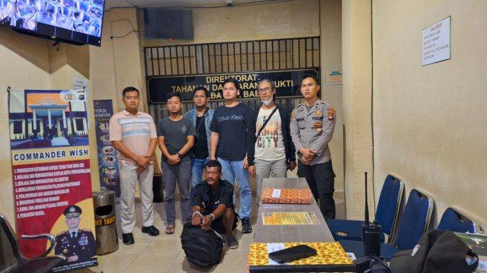 Nanang Suryadi saat dibawa ke Mapolda Babel, Rabu (13/11/2024) malam.