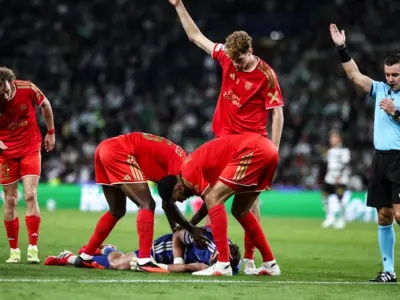 Luis Suárez choca com Jungwirth