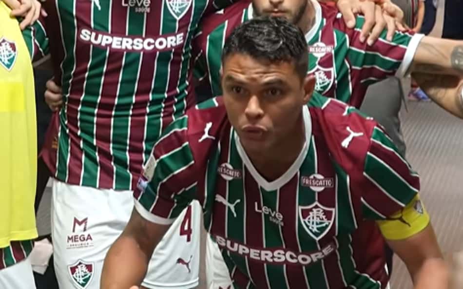 Thiago Silva embala vestiário do Fluminense