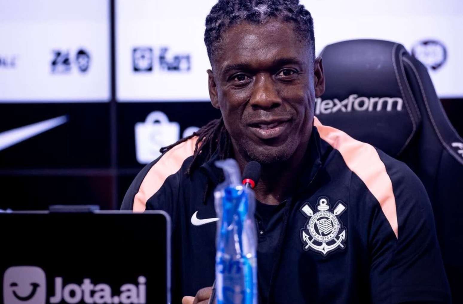 Clarece Seedorf disse que Memphis não teve participação em sua contratação –