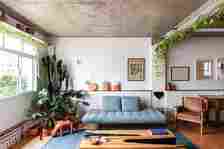 Bananeira Apartment / Angá Arquitetura + Estúdio Pedro Luna - Interior Photography, Living Room, Sofa, Table, Lighting, Windows