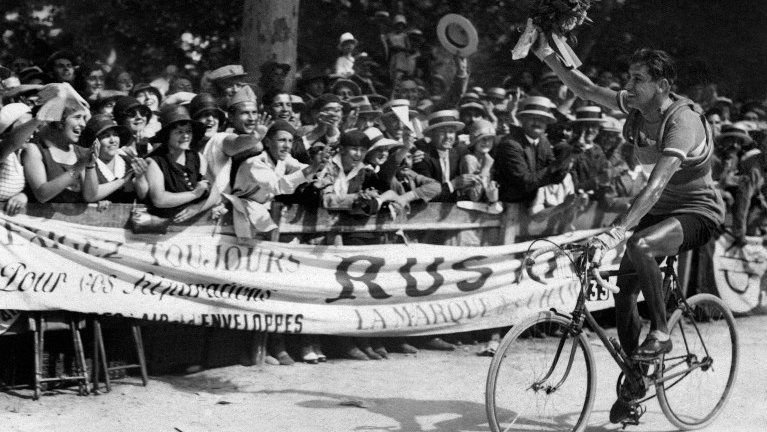 Charles Pélissier lors de sa victoire à Montpellier, en 1930.