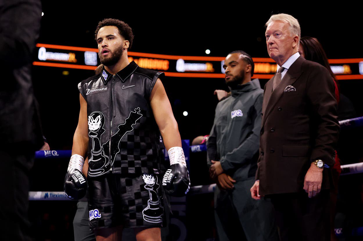 Moses Itauma (left) with Frank Warren (Steven Paston/PA)
