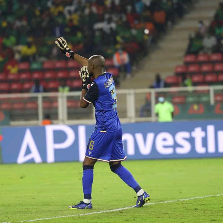 Photos Of Comoros Goalkeeper With A Makeshift Jersey ...
