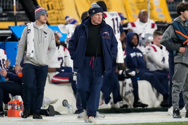 Patriots head coach Bill Belichick on the sidelines during a win over the Steelers on Dec. 7, 2023.