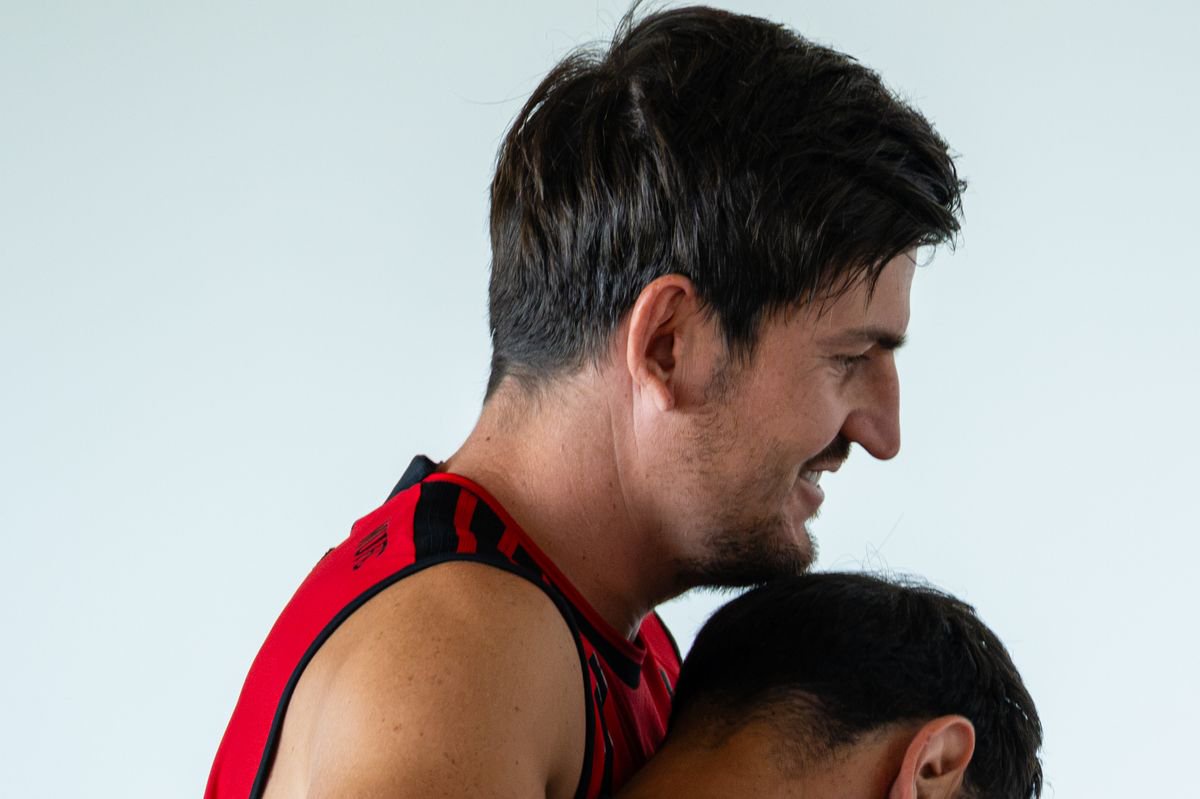 Harry Maguire welcomes Bruno Fernandes back to Manchester United training