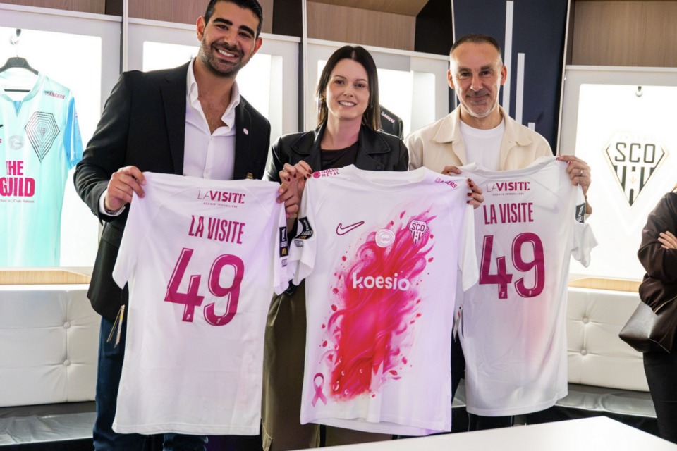 Les joueurs du SCO d'Angers seront amenés à porter un maillot très spécial le 18 octobre 2026 face à l'Olympique de Marseille : voici pourquoi il sera d'une couleur très différente.