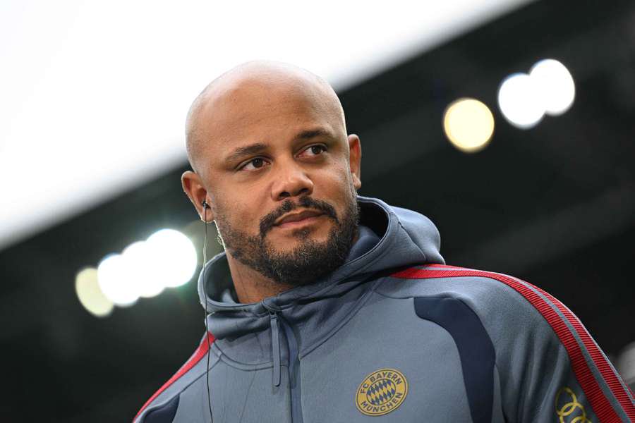 Bayern Munich boss Kompany may not return for "weeks" after collapsing