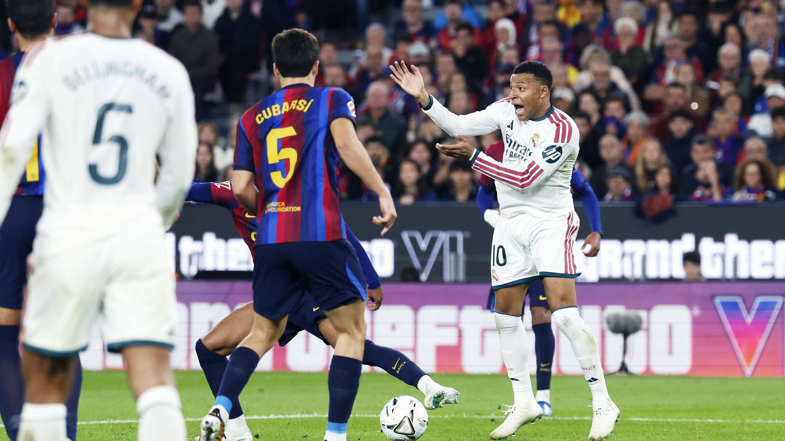 An expert explains to Kooora: why did the Clasico referee refuse to award a penalty to Real Madrid?