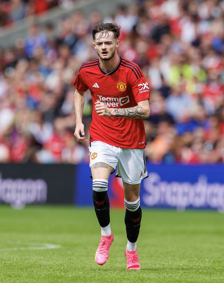 Joe Hugill is set to sign a new contract for Manchester United