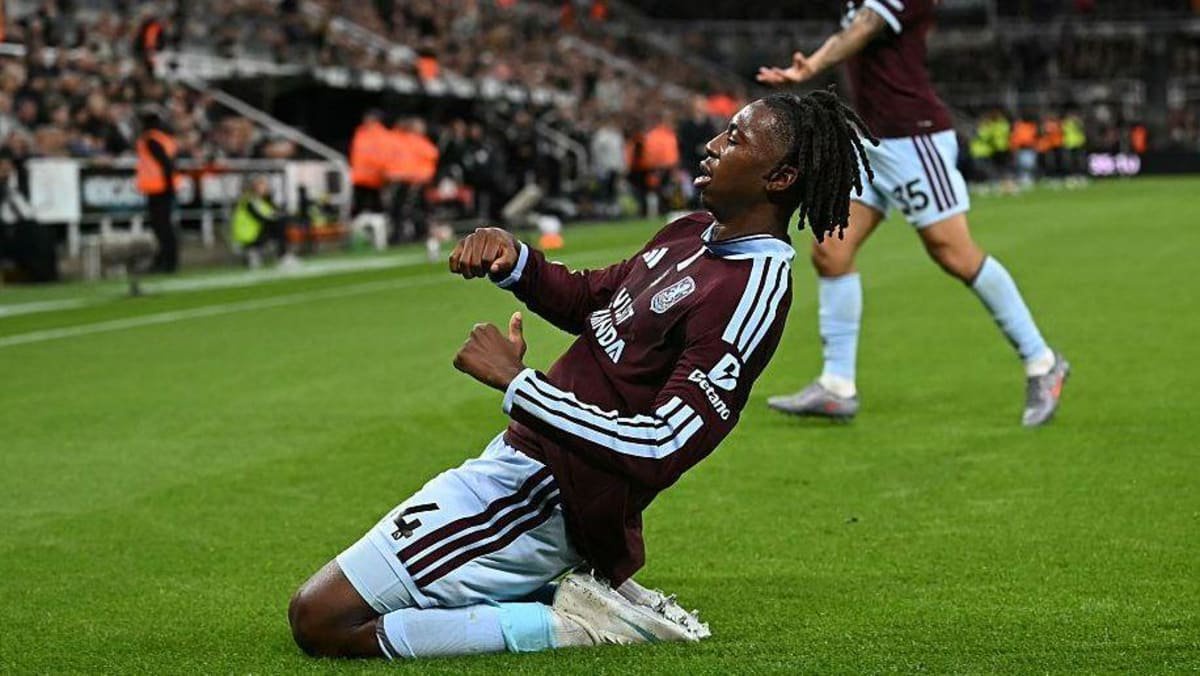 Johan Manzambi celebrates 