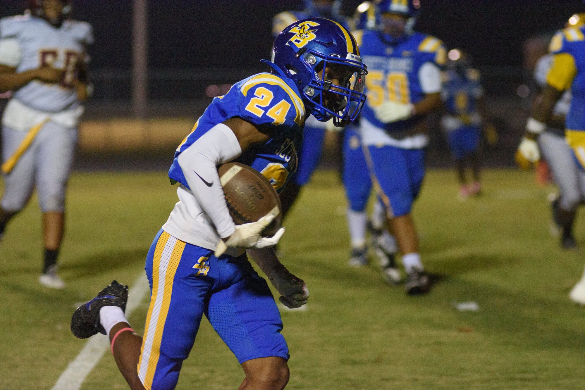 ABIGAIL PITTMAN / THE SUMTER ITEM.Scott’s Branch High School hosts Bethune-Bowman High for a football game on October 16, 2026 in Sumter, SC..