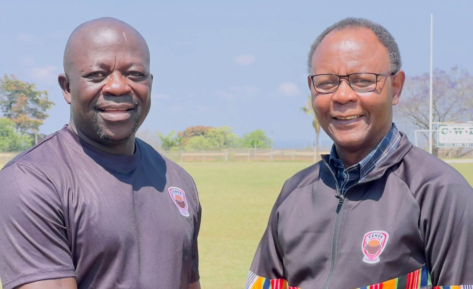 Kaitano Tembo shaking hands with Vends FC CEO Rendani Mulaudzi following his appointment. 