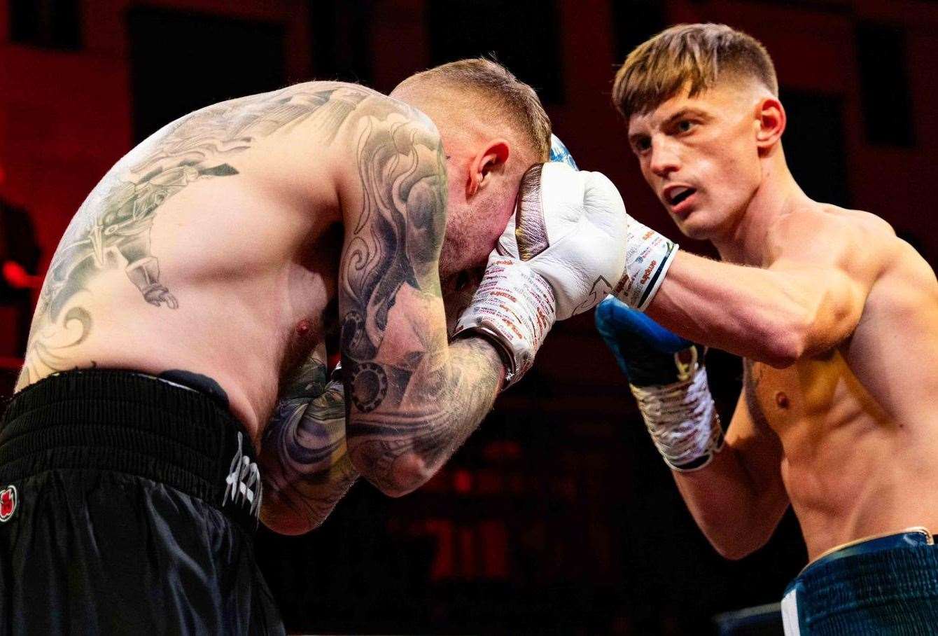 Freddie Ketteringham in action as he sees off the vastly-experienced Dale Arrowsmith. Picture: Brett King (shootproof.com)