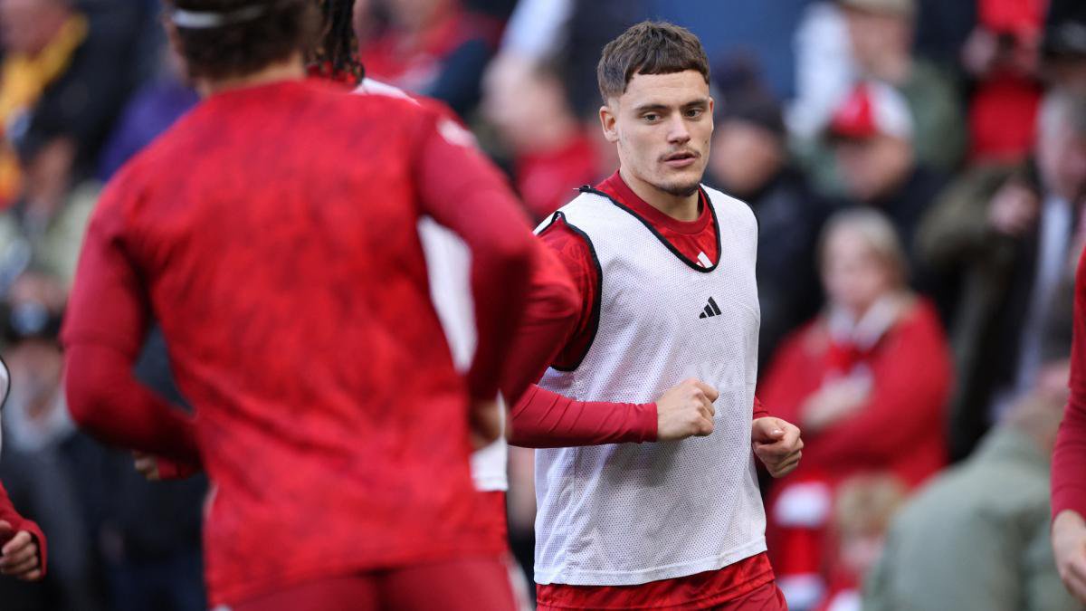 Florian Wirtz macht sich warm
