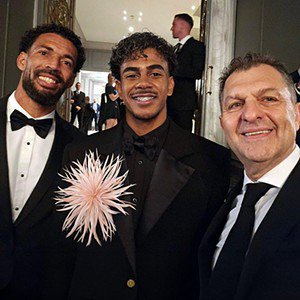 Vozinha e Lamine Yamal (Foto: Colo Colo)
