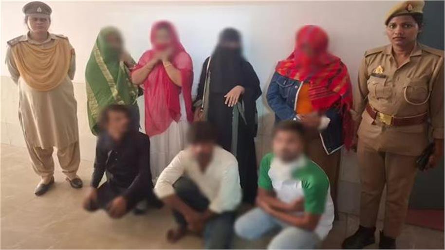 police raided rented house moradabad uttar pradesh women racket women dehradun