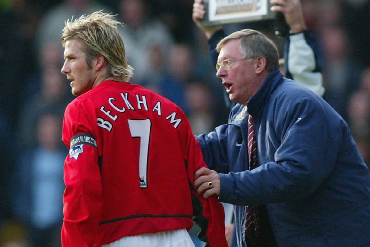 Manchester United manager Sir Alex Ferguson gives instructions to David Beckham during the FA Barclaycard Premiership match between Fulham and Manchester United