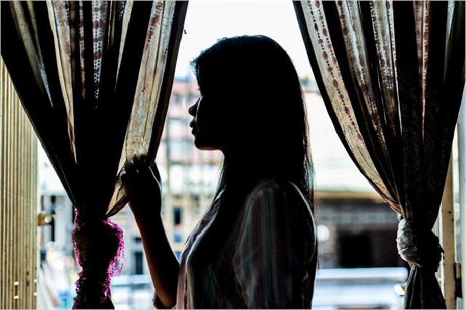 singapore hotels prostitutes tied robbed jewelry cash