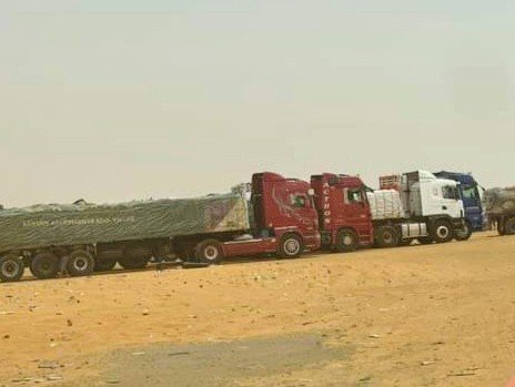 ضبط شاحنات مصرية تفرغ حمولتها للتلاعب بالميزان في الشمالية
