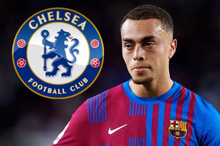 Chelsea weigh up £30m Sergino Dest transfer move but face battle with  Bayern Munich for Barcelona full-back