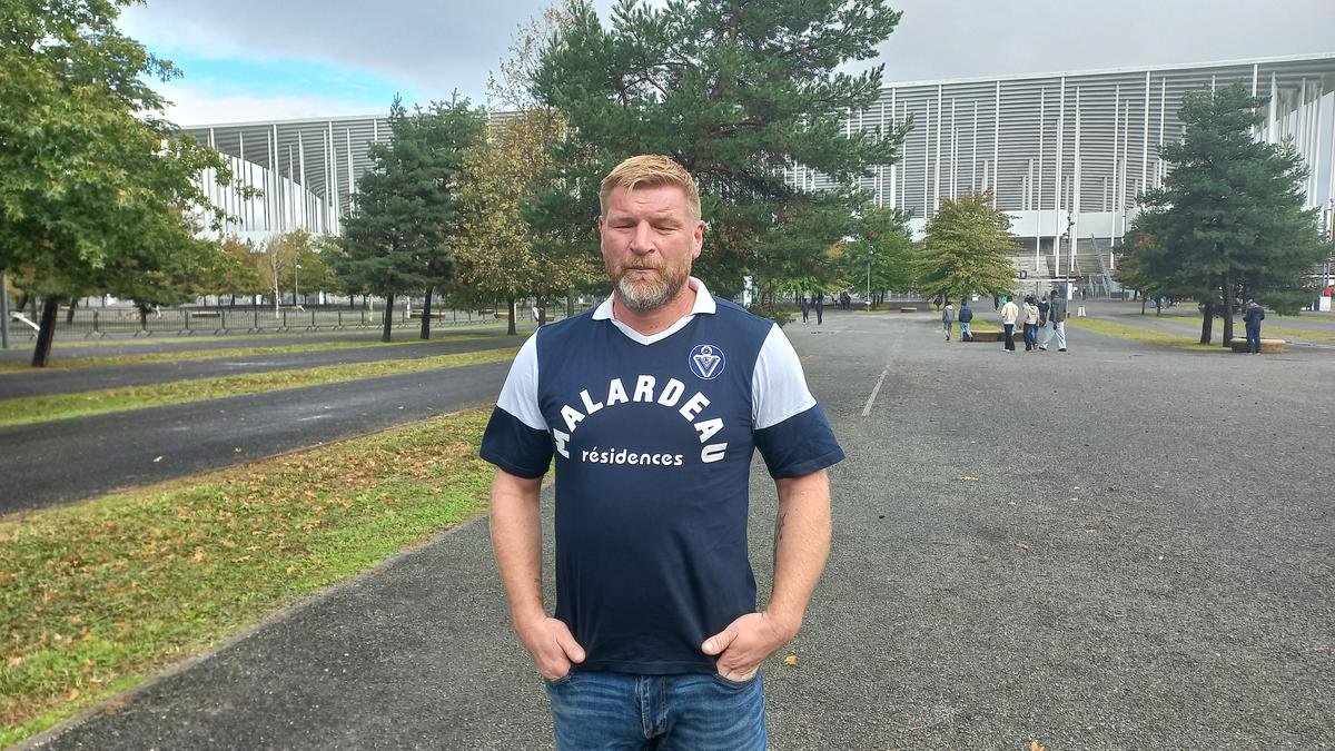 Stéphane, Rouennais mais « supporter de Bordeaux depuis toujours. Il y a une ferveur incroyable autour du football dans cette ville ».