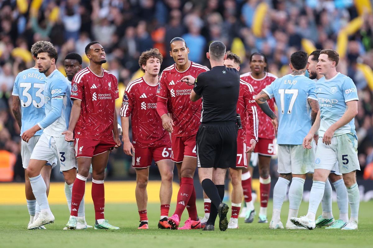 Ryan Gravenberch is sent off against Manchester City