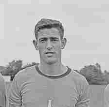 English footballer Peter Bonetti (1941 - 2020) of League Division One team Chelsea FC during the 1965-66 season, UK, 20th August 1965.