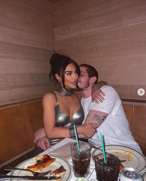 Fans React As Kanye West's Ex-Wife, Kim Kardashian Shares New Loved-Up Photos With Her New Man. 4a702f4f617d46c4a8f67d445f0596e9?quality=uhq&format=webp&resize=720