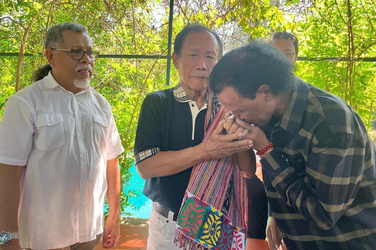 Ketua Umum DPP GRIB Jaya, Hercules Rosario Marshal meminta maaf kepada mantan Kepala BIN, Letnan Jenderal TNI (Purn) Sutiyoso.