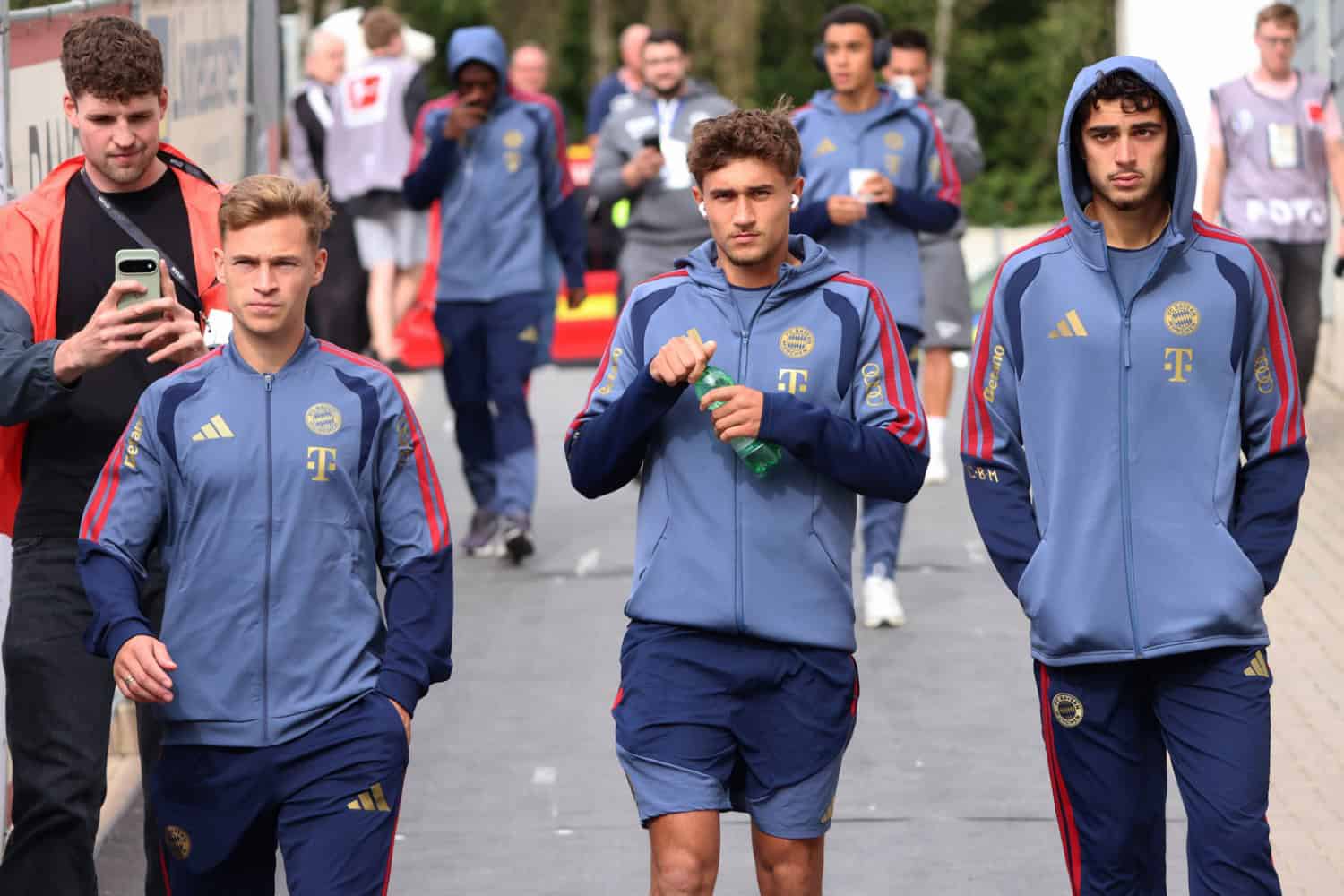 Aleksandar Pavlovic, Joshua Kimmich, Tom Bischof